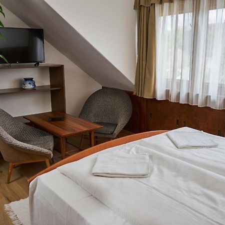 Erika Vendeghaz Hotel Szentendre Luaran gambar